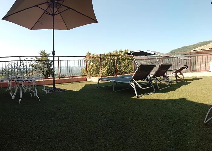 De 1 A 6 Avec Terrasse Solarium, Vue Panoramique Et Parking Gratuit