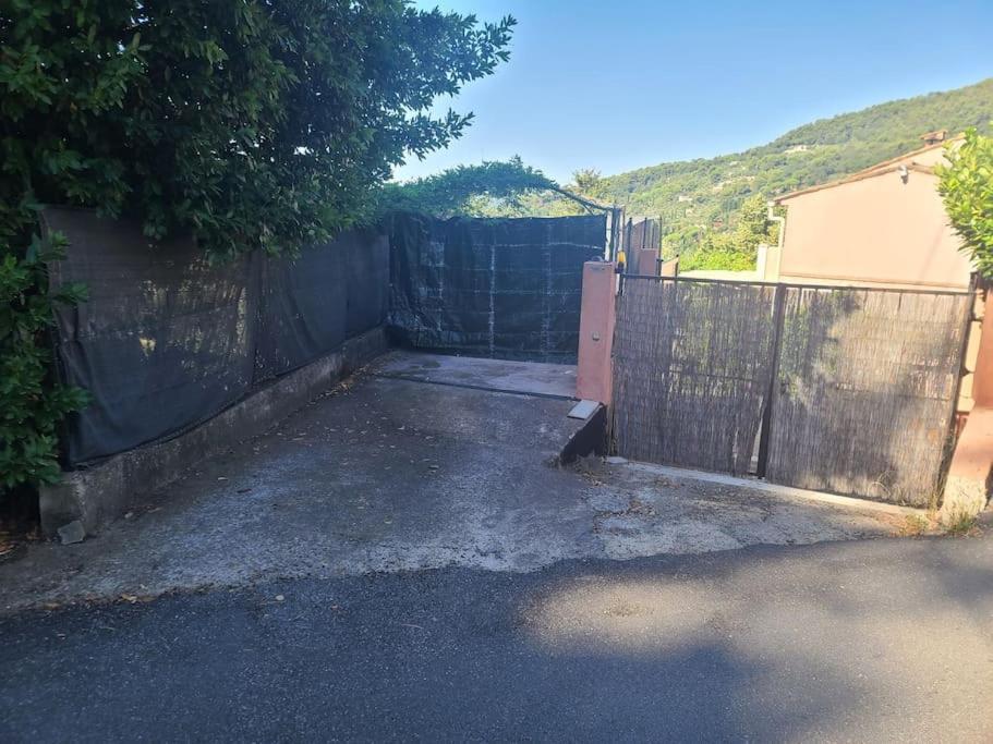 De 1 A 6 Avec Terrasse Solarium, Vue Panoramique Et Parking Gratuit Apartment Grasse